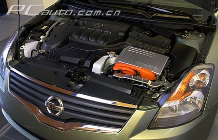 ծa Altima Hybrid DƬ D 